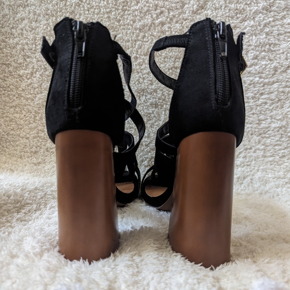 NIB Qupid Strappy Sandals Black Chunky Heels - Picture 4 of 7